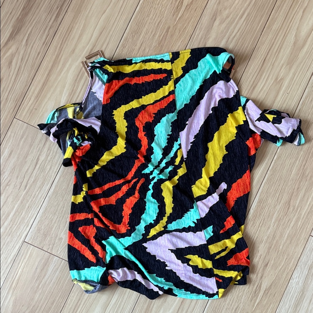BOLD elements Multicolor Abstract Blouse - Picture 2 of 2